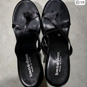 Townshoes Women's Black Wedge Heels